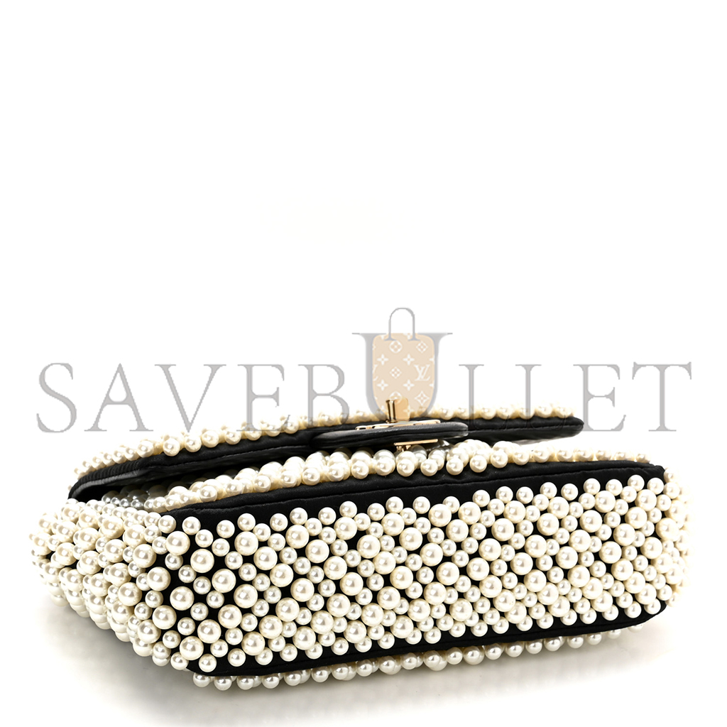 Ch*el lambskin pearl on flap black (18*13*5cm)